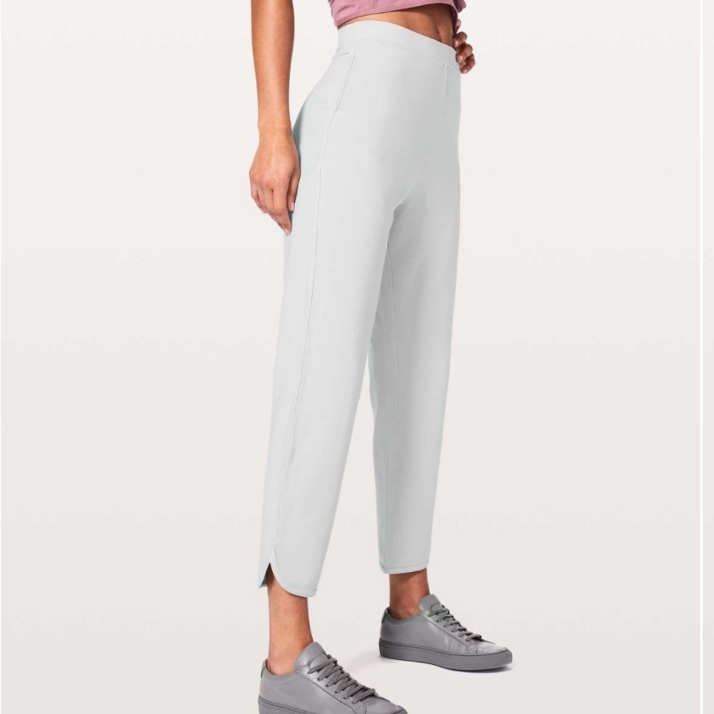 Lululemon Every Moment Pant *26" Vapor Size 6